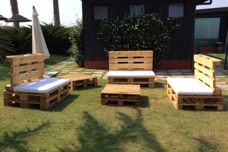 Divano Con Pallet Idee Fai Da Te Per Il Giardino E Il Terrazzo